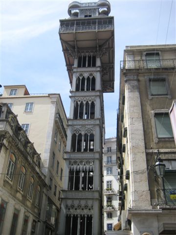 Ascenseur en plein centre de Lisbonne